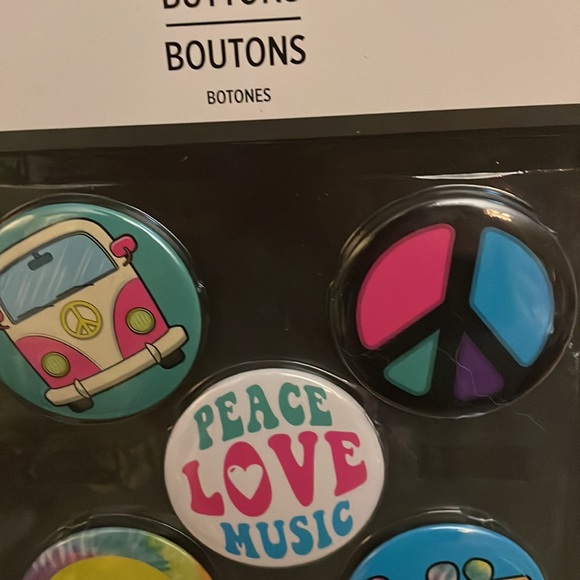 Suit Yourself Costume Co Groovy 60’s 5 Piece Buttons.NWT🔺FIRM🔺 - Picture 2 of 3